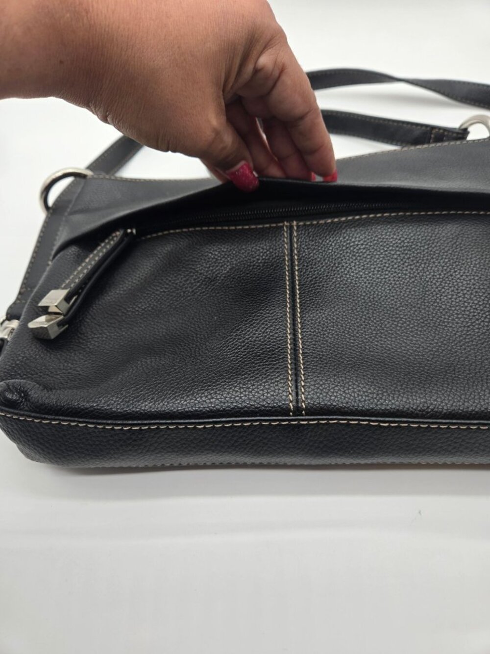 Tignanello Black Leather All In One Crossbody Wallet Purse Slim Organizer EUC - Picture 6 of 9